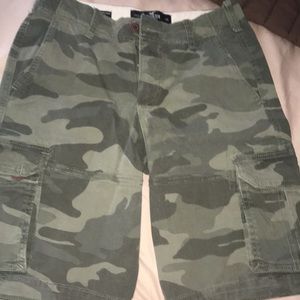 ARMY PRINT CARGO SHORTS